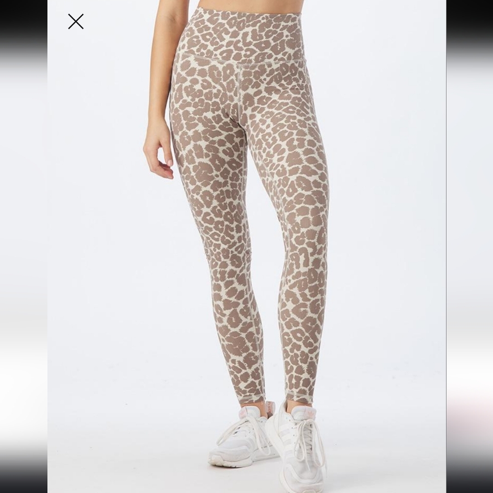 Glyder Directional Oatmilk Leopard Ribbed Leggings Sz Small